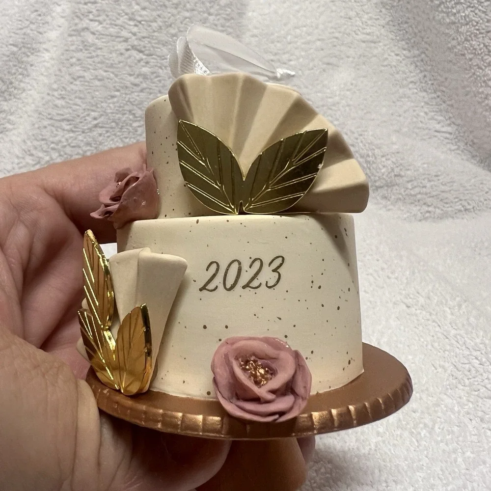 Hallmark Keepsake A Sweet Beginning Wedding‎ Cake Christmas Ornament 2023